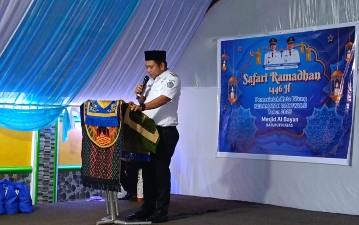 Wakil Walikota Bitung, Randito Maringka saat memberikan sambutan pada acara safarai ramadhan Pemkot Bitung yang di gelar di Masjid Al-Bayan Kelurahan Batu Putih Atas