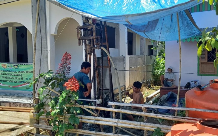 Pembuatan Sumur Bor di Masjid Nurul Ihsan Oleh Satgas TMMD ke-123 Kodim 0407/Kota Bengkulu