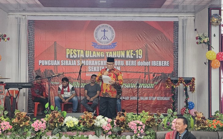 Wakil Gubernur Kepulauan Riau Nyanyang Haris Pratamura menghadiri perayaan ulang tahun ke-19 Punguan Siraja Simorangkir Kota Batam yang digelar meriah pada Minggu (25/5) 