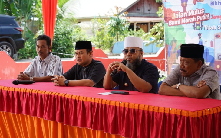 Gubernur dan Wakil Gubernur Tinjau Jalan Air Muring–Suka Makmur /Foto : MC 