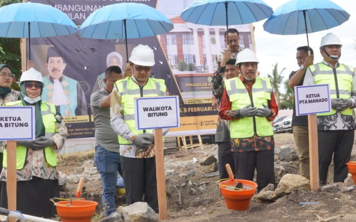 Walikota dan Wakil Walikota Bitung Laksanakan Peletakan Batu Pertama Pembangunan Kantor PA Bitung Kelas II Bitung 