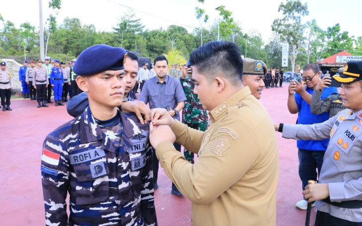 Bupati Bintan Roby Kurniawan SPWK saat Pimpin Apel Gelar Pasukan Ops Ketupat Seligi 2026 