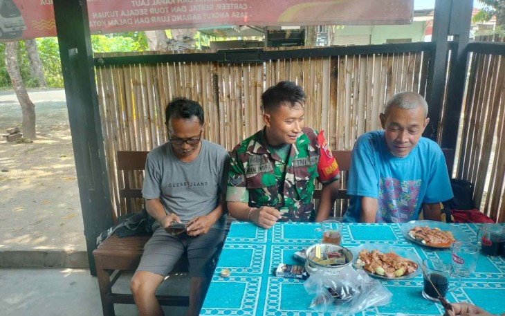 Komsos Babinsa bersama warga binaannya