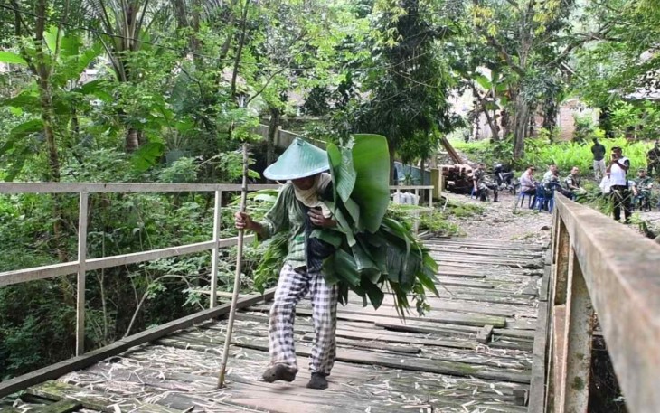 Jembatan desa Ngaglek, Kecamatan Parang, Kabupaten Magetan 