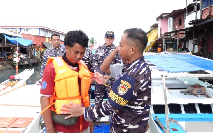 Sosialisasi prosedur aman berlayar bagi nelayan 