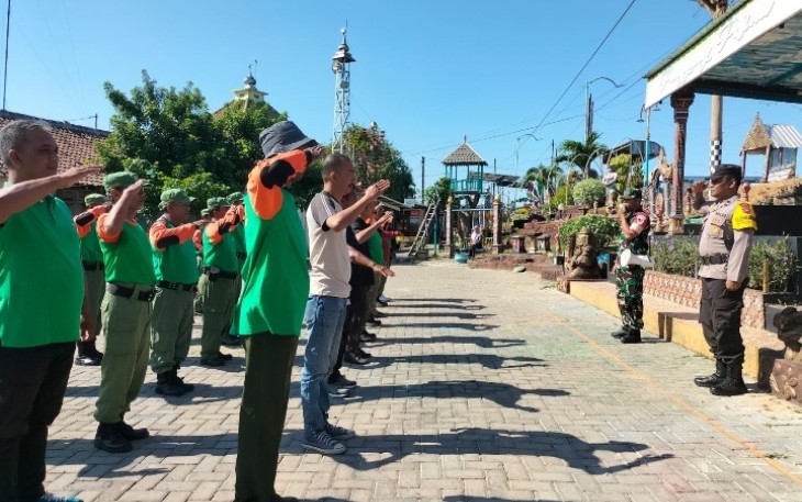 Latihan PBB anggota linmas wilayah desa binaan 