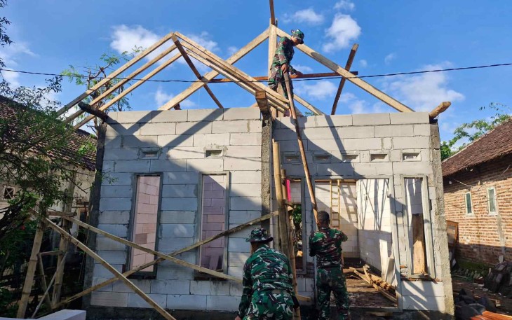 Pengerjaan RTLH mbah Rafiah Dusun Klagin