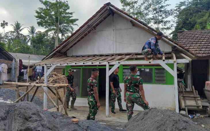 Bedah rumah ibu Suminten