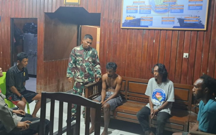 Aksi Babinsa Koramil Agimuga Bersama Personel Lanal Timika Amankan Pengedar Sekaligus Pemakai Narkoba