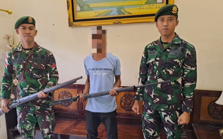 Penyerahan senjata warga sukarela di perbatasan 