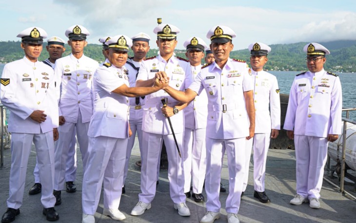 Foto bersama usai sertijab Komandan KAL Panana III-9-13