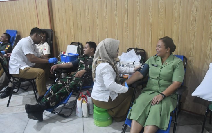 Donor darah HUT Persit Kartika Chandra Kirana Ke 80 