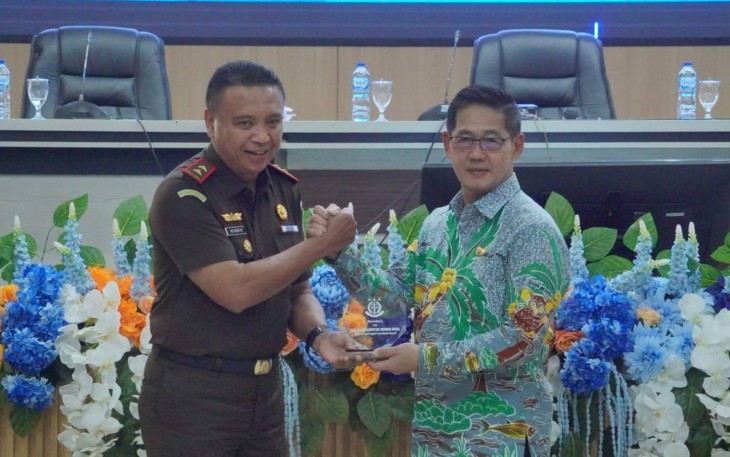 Walikota Bitung bersama Kajati Sulut