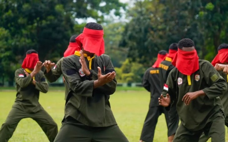 Uji kenaikan tingkat pencak silat prajurit Divif 1 Kostrad 