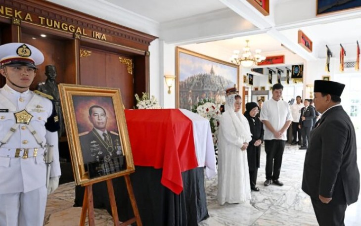 Presiden Prabowo Beri Penghormatan Terakhir kepada Almarhum Jenderal TNI (Purn) Ryamizard Ryacudu
