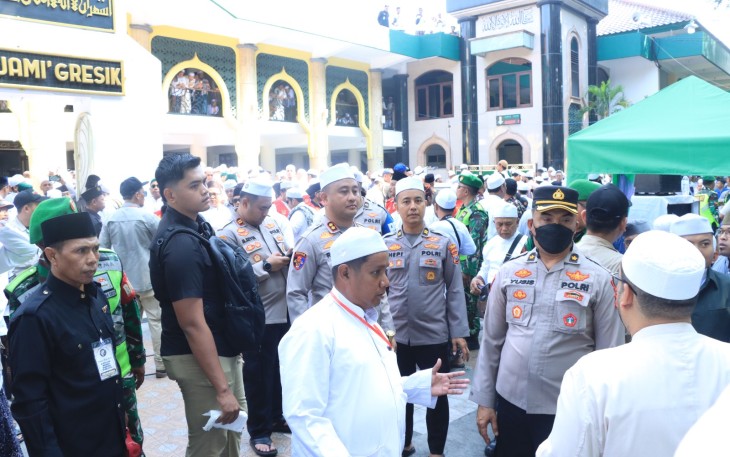 Polres Gresik Libatkan Ratusan Personel Layanan Pengamanan Haul Habib Abu Bakar Assegaf ke-71