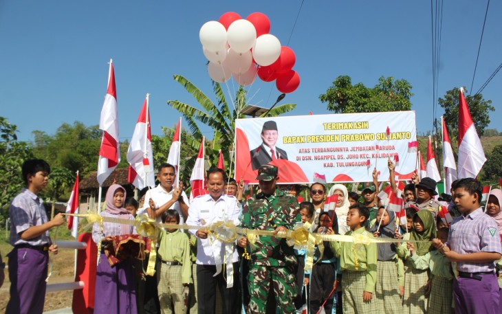 Plt Bupati dan Dandim Tulungagung Resmikan Jembatan Garuda Desa Joho