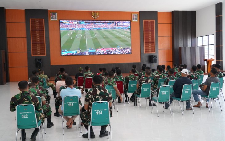 Korem 143/Halu Oleo Gelar Nobar Piala Dunia Bersama, Pererat Kebersamaan dan Semangat Persatuan