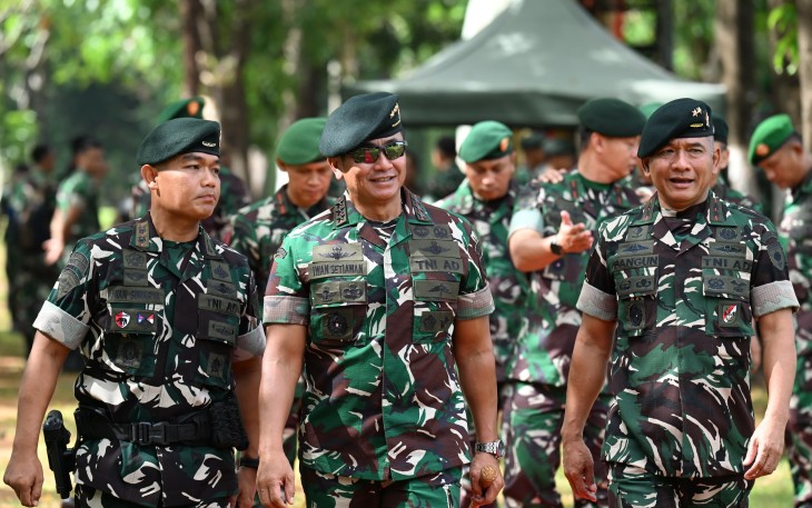 Pangdam XIV/Hasanuddin Mayjen TNI Bangun Nawoko mendampingi Kunjungan Kerja (Kunker) Komandan Pusat Kesenjataan Infanteri (Danpussenif)