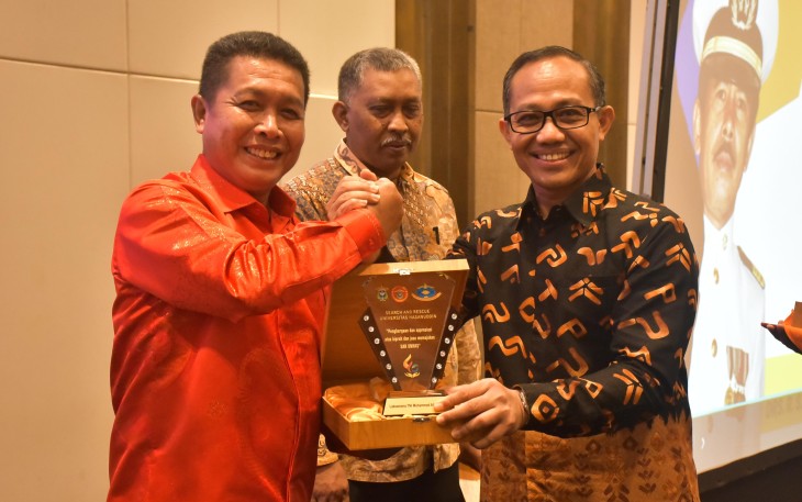 Dankodaeral VI Serahkan Bantuan Alat Selam Dari Kasal