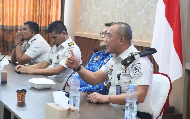 Pelaksana Tugas (Plt) Kepala Lembaga Pemasyarakatan (Lapas) Narkotika Kelas IIA Langkat, Yan Patmos, memimpin rapat dinas perdana sekaligus agenda perkenalan diri pada Rabu (17/6/2026)