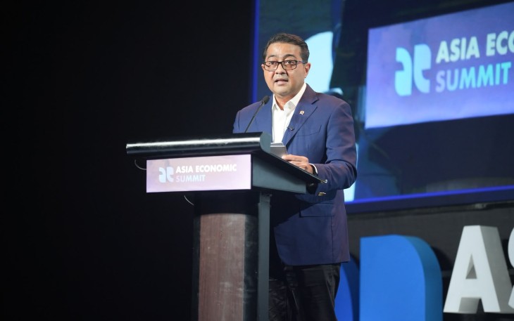 Menteri Ekonomi Kreatif, Teuku Riefky Harsya, saat menjadi pembicara kunci dalam Southeast Asia Lecture Series bertajuk ‘Between Giants: SEA’s Strategic Autonomy in an Era of Great Power Competition’ pada ajang Asia Economic Summit 2026 di Hotel Fairmont, Jakarta, Rabu (17/6/2026).l