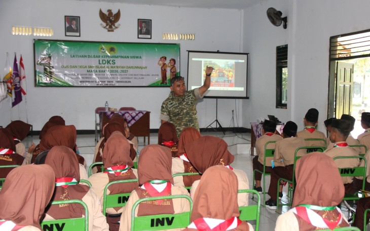 Pengurus OSIS SMP Islam Al Ma’arif Darunajah Digembleng TNI