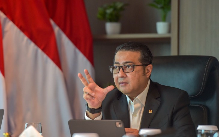 Menteri Ekonomi Kreatif, Teuku Riefky Harsya, mencermati perbincangan publik mengenai Nomor Induk Berusaha (NIB) bagi konten kreator