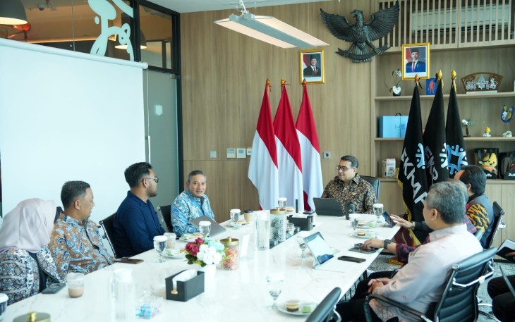 Menteri Ekonomi Kreatif, Teuku Riefky Harsya, menerima audiensi dari Ruang Film Pacitan di Kantor Kementerian Ekonomi Kreatif, Jakarta, Selasa (23/6/2026)
