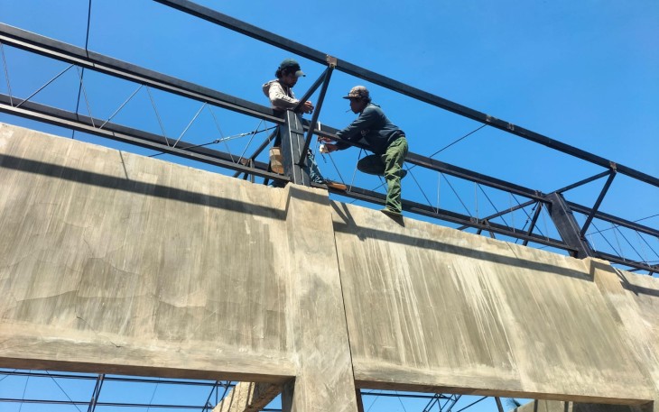Pelaksana Proyek KDMP Desa Srigonco Bantah Dugaan Material Tak Sesuai Spesifikasi