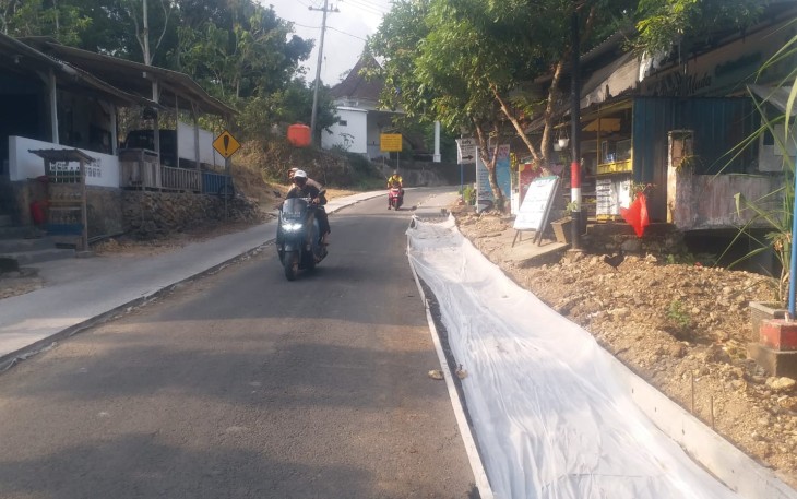 Pelebaran Jalan Kedungsalam–JLS Hampir Rampung