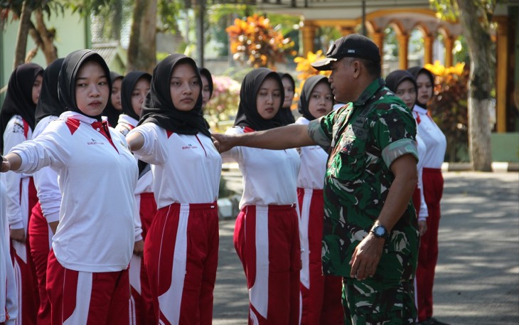Kodim 0806/Trenggalek Gembleng Karakter Siswa SMK Brawijaya Durenan Lewat Program Ketarunaan