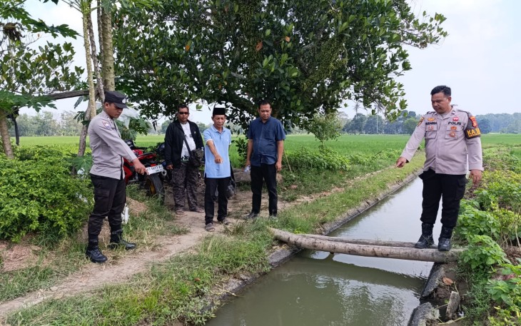 Warga Temukan Sesosok Mayat Pria Tergeletak Dialiran Irigasi Desa Sugihwaras
