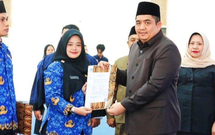 Bupati Bintan Lantik PNS dan Pejabat Fungsional