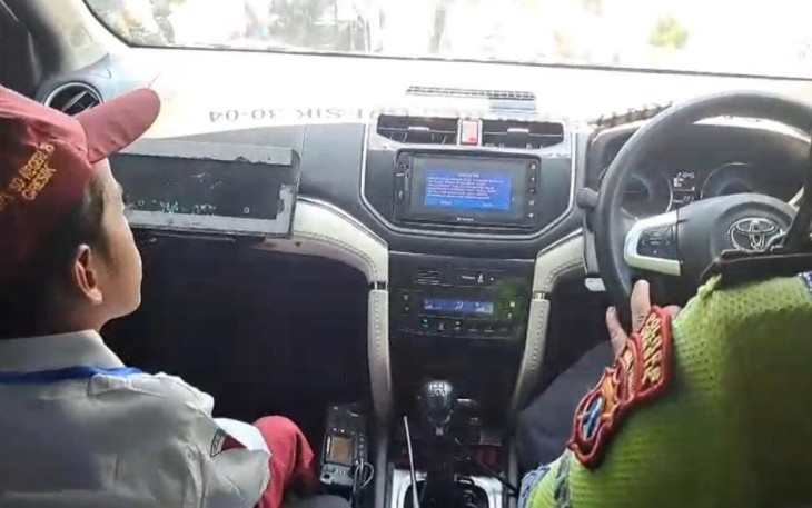 Bocah SD di Gresik yang Tersesat Jalan Pulang Akhirnya Bertemu Orang Tuanya