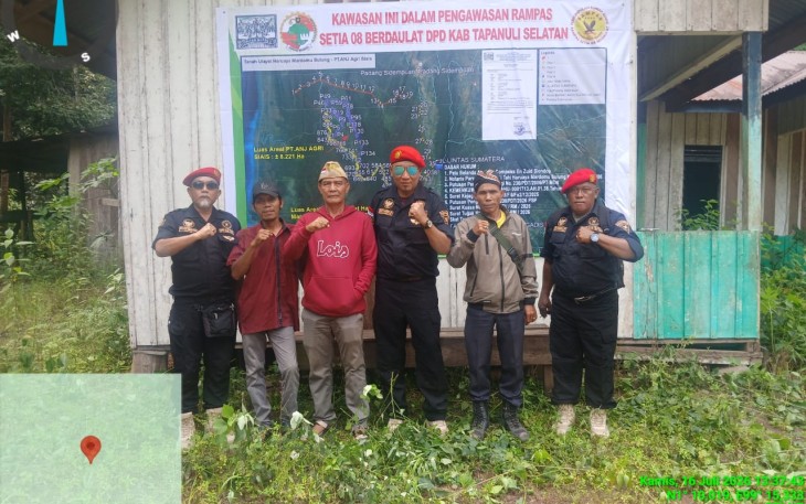 DPD RAMPAS SETIA 08 Berdaulat Kabupaten Tapanuli Selatan (Tapsel) bersama masyarakat adat Haruaya Mardomu Bulung menggelar aksi penegasan sikap di kawasan Palang Mosa, Desa Gunung Baringin, Kecamatan Angkola Selatan, Rabu (16/7/2026)