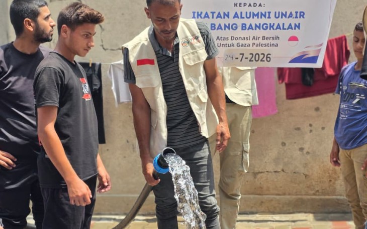 Penyaluran air bersih bagi pengungsi Gaza