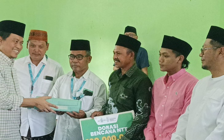 Gus Yusuf Salurkan Donasi Rp100 Juta untuk Korban Bencana NTT