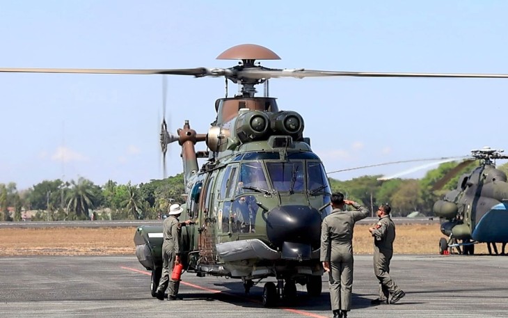 Lanud Sjamsudin Noor Dukung Patroli Udara Helikopter Caracal TNI AU Dalam Penanganan Karhutla di Kasel