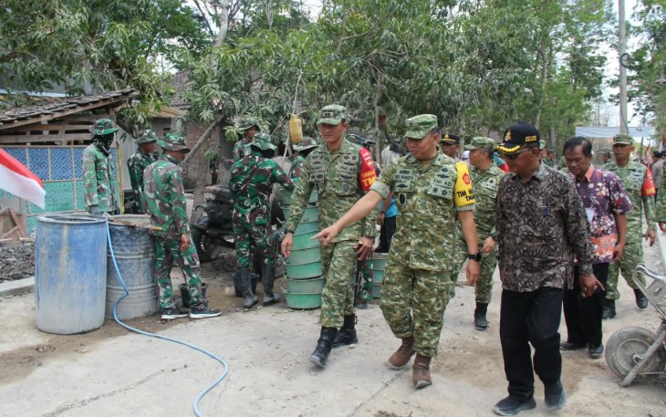 Tim Wasev Mabesad Evaluasi Pembangunan TMMD Reguler ke-130 Kodim Klaten di Desa Trucuk