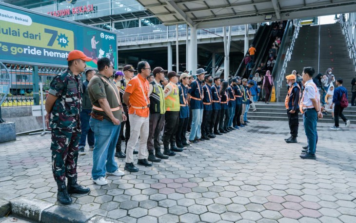 KAI Daop 1 Jakarta dan Komunitas Sadulur Spoor Ajak Warga Bekasi Berbudaya Disiplin di Perlintasan Sebidang