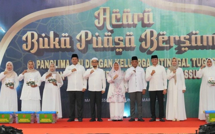 Buka Puasa Bersama Keluarga Prajurit dan Warakawuri Kopassus