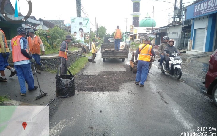  Jalan Berlubang di Kabupaten Malang Diperbaiki