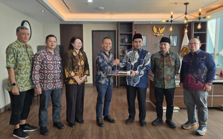 Kemenhaj Jajaki Kerja Sama Transportasi dan Logistik Haji dengan KAI