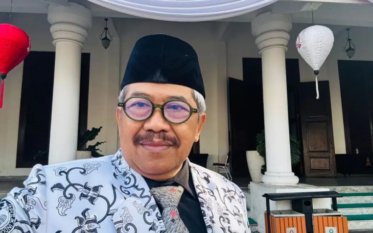 Ketua PGRI Jawa Timur, Dr. Djoko Adi Walujo