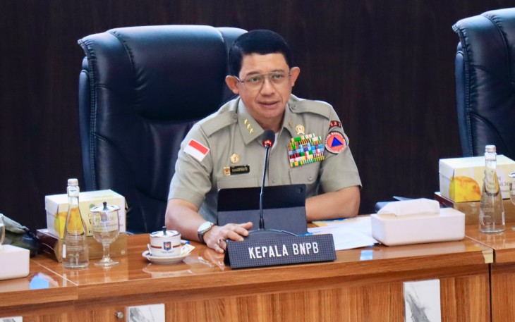 Kepala BNPB Letjen TNI Dr. Suharyanto, S.Sos, M.M beserta jajaran, menghadiri rapat Koordinasi, Sosialisasi dan Kesiapsiagaan dalam menghadapi fenomena El Nino yang di gelar di Ruang Rapat Sasana Bhakti Praja, Gedung C, Kementerian Dalam Negeri (Kemendagri), Senin (29/06)