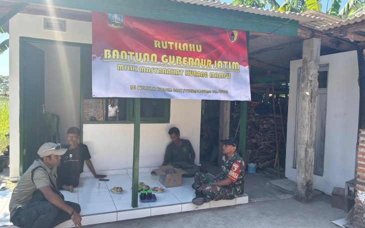 Serma Rony Dampingi Warga Rasakan Manfaat Program Rutilahu Gubernur Jawa Timur