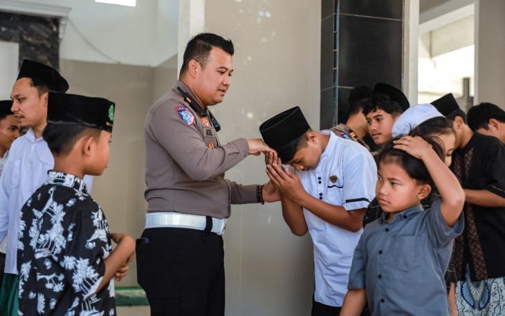 Hari Bhayangkara ke - 80 Polres Jember Salurkan Bantuan untuk Yayasan Yatim Piatu