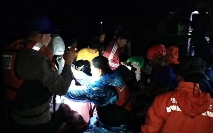 Tim Rescue Korpolairud Baharkam Polri langsung diterjunkan ke lokasi untuk melakukan penanganan dan evakuasi warga terdampak.