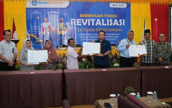 Direktorat Jenderal Pendidikan Vokasi, Pendidikan Khusus, dan Pendidikan Layanan Khusus (PKPLK), Kementerian Pendidikan Dasar dan Menengah (Kemendikdasmen) terus bergerak cepat memulihkan sekolah-sekolah terdampak bencana dengan mempercepat realisasi pelaksanaan program Revitalisasi Satuan Pendidikan